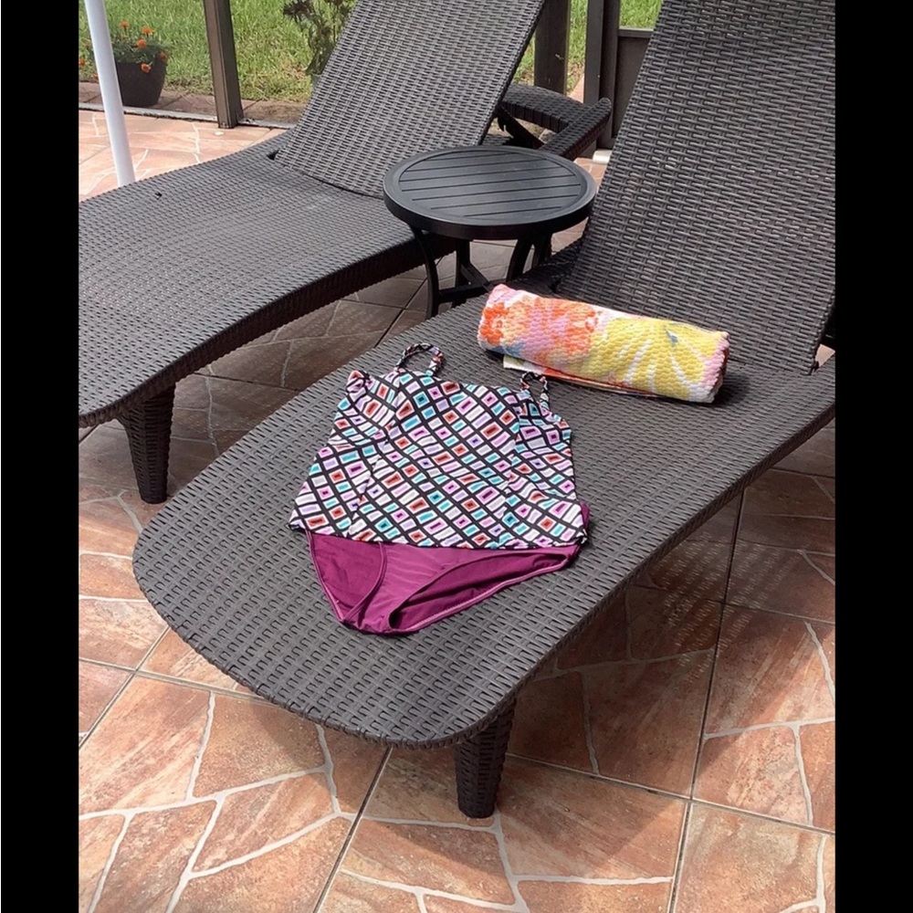 Fit 4 You tankini colorful nice pattern size 16 purple bottom.